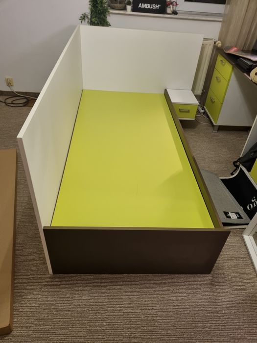 Pat cu saltea Wellpur spuma memorie  de o persoana pe colt 100x200 pa