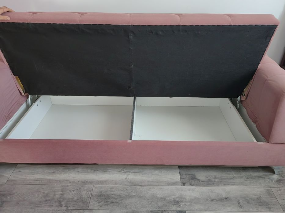 Canapea roz, extensibila