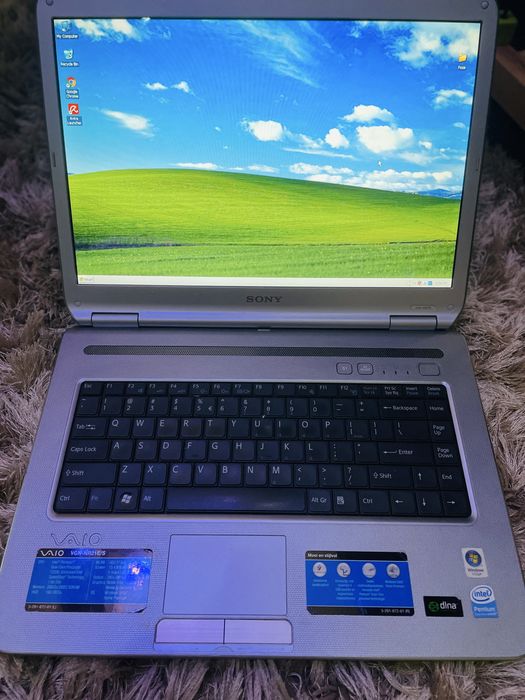 Laptop Sony Vaio VGN-NR21E/S - 15.4” - 2 GB RAM - HDD 160 GB