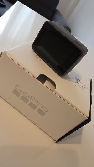 Vand GoPro Seria 7, cu multe accesorii incluse