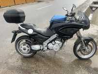 Bmw f 650 cs         .