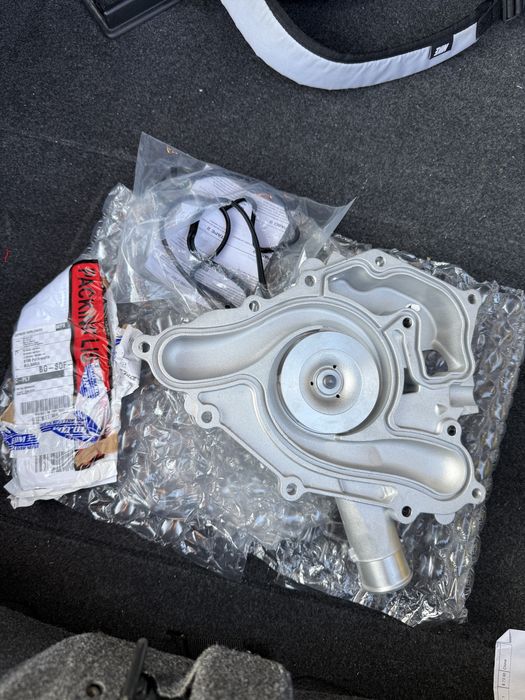 Водна помпа USMW за Dodge Challenger 5.7 HEMI (2017)