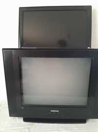 Un televizor și o plazma  Panasonic