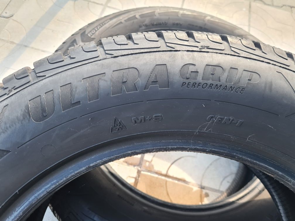 2бр. Зимни Гуми 215/65/17 99V  Goodyear