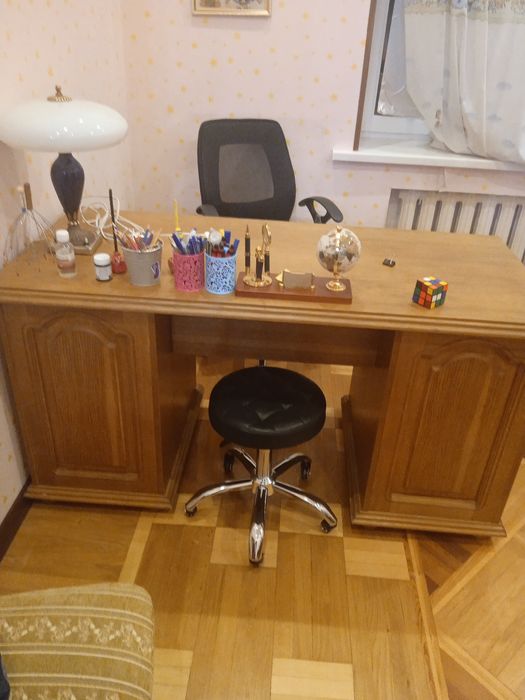 Дубовый письменный стол