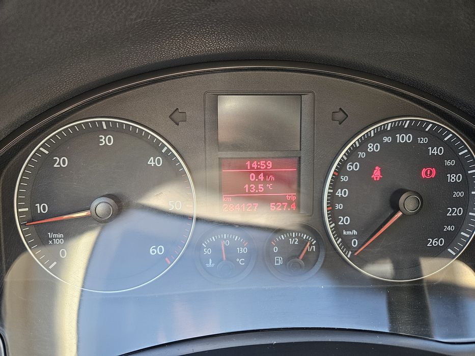 VW Golf 5 2.0 TDI 140CP, cutie manuală 6 trepte