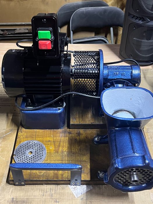 Masna de tocat / macinat carne electrica