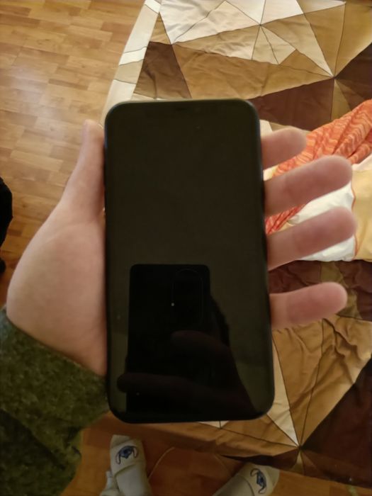 Vând iPhone xr 128