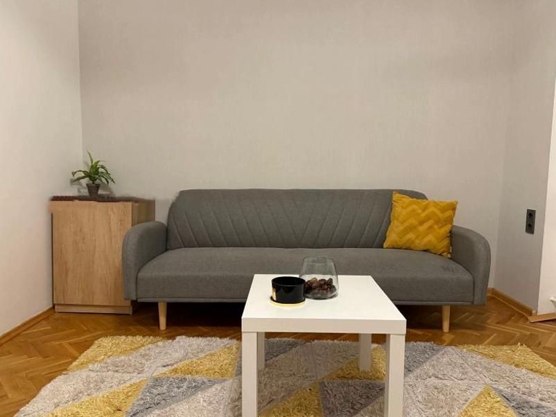 Дава се под наем Тристаен апартамент в София, Зона Б-5 - 92 кв.м за 799 € - Снимка #1