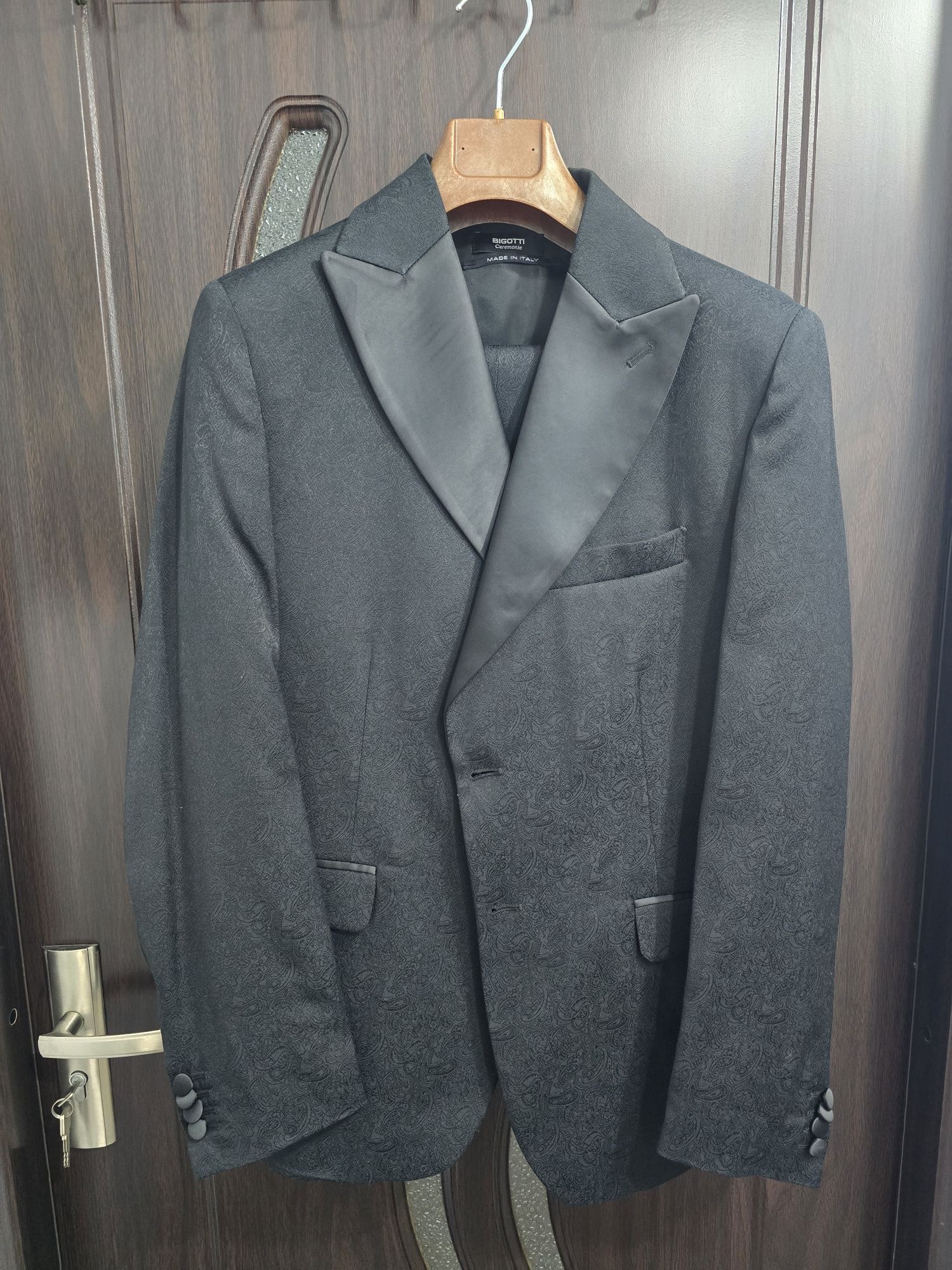 Costum de barbati BIGOTTI ( M ) + pantofi piele neagra