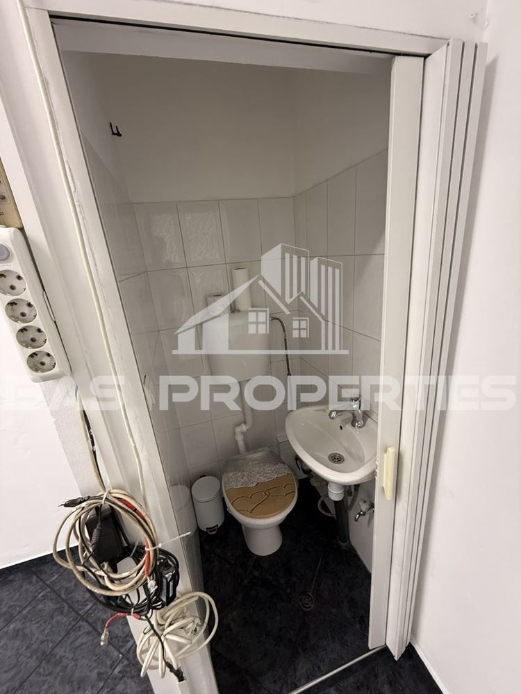Дава се под наем Офис в София, Модерно предградие - 22 кв.м за 350 € - Снимка #3