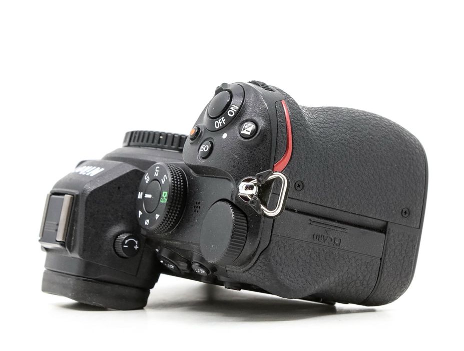 Nikon z5 BODY ( la cutie )