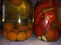 Маринованные помидоры и огурцы