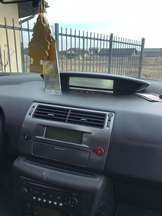 Vând Citroen C4 înmatriculată