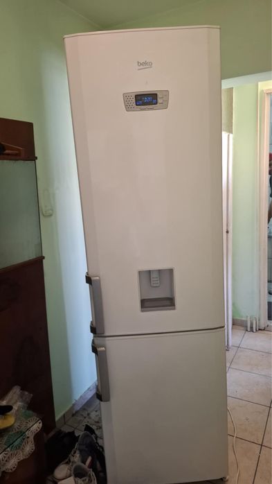 Vand frigider beko
