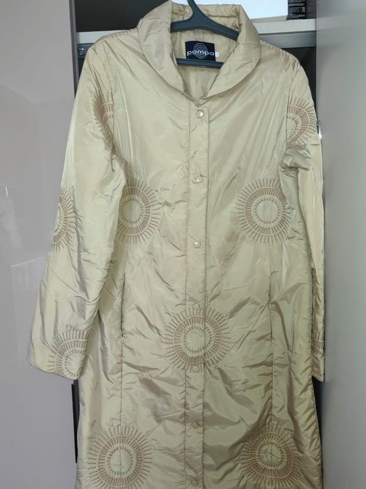 Продам пуховик осень/весна,пальто стеганое,двубортное.46/50.