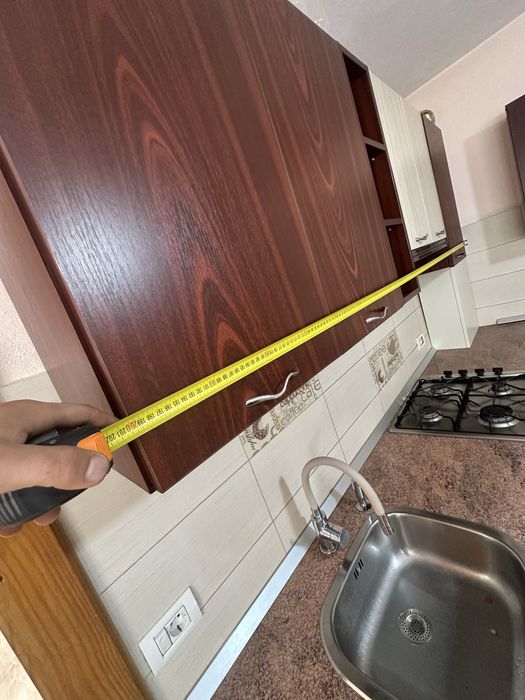 Vand mobila de bucatarie cu electrocasnice