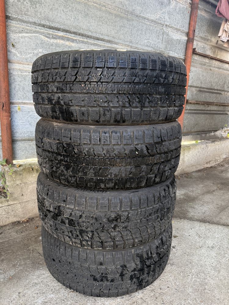 Зимни Гуми Toyo - 275/40R22