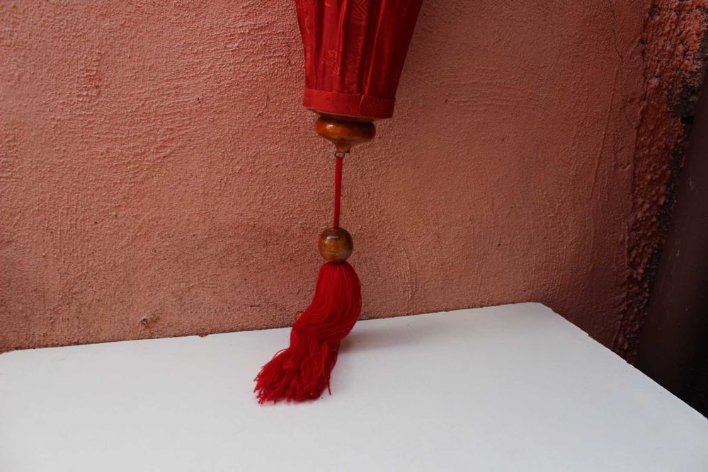 Lampas / lanterna colectie CHINA, Vintage, Matase si lemn, ca 1970