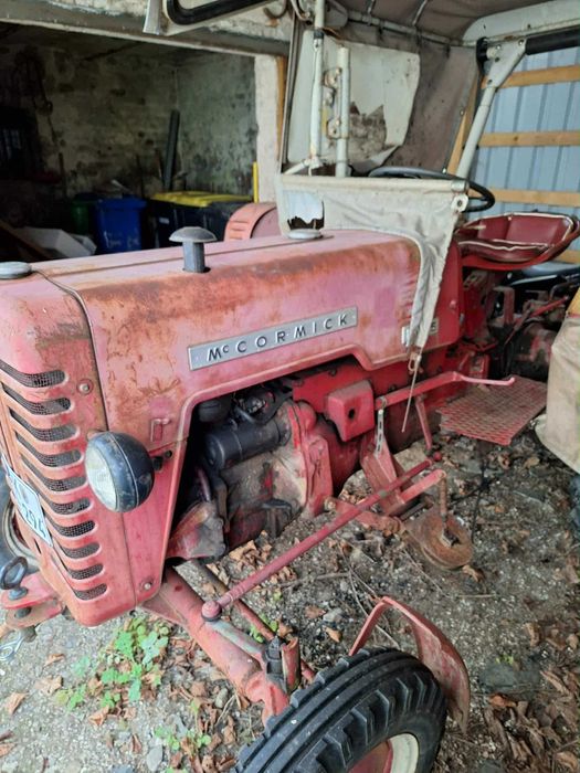 Tractor McCormick D215
