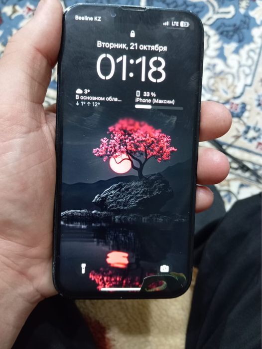 Продам айфон 13