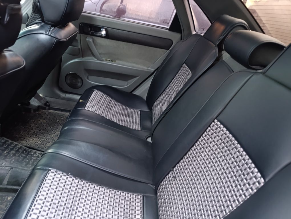 Chevrolet Lacetti  1.8 бензин