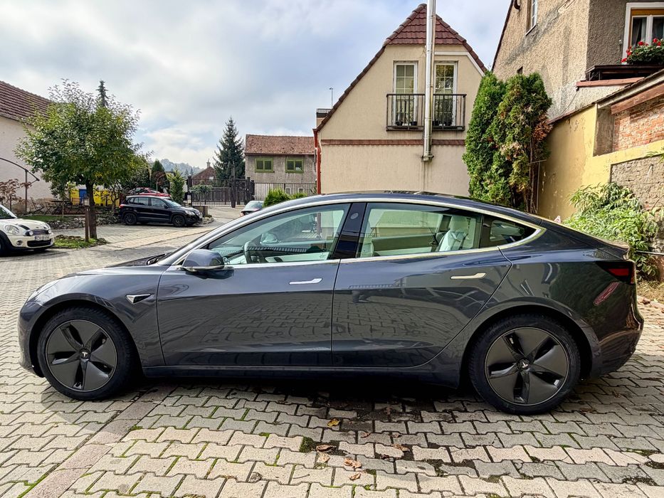 Tesla Model 3 Standard Range Plus – August 2020