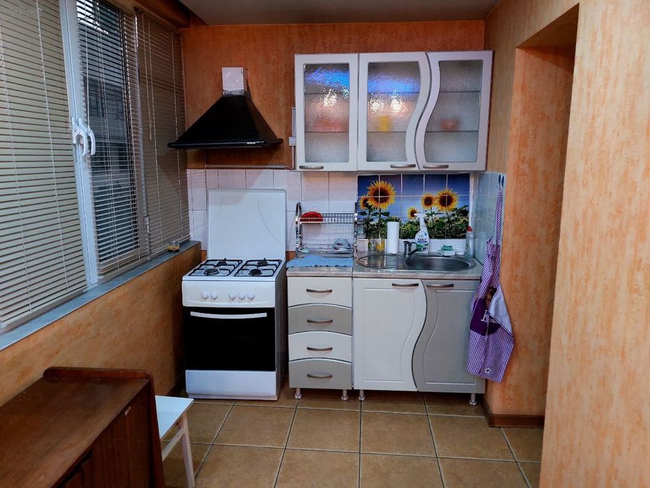 Gagarin yoʻlni ustida joylashgan