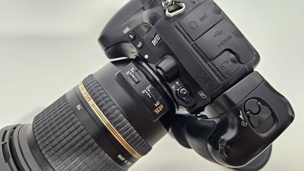 Nikon D610+ Grip + Tamron 24-70 2.8 - Perfect Functional