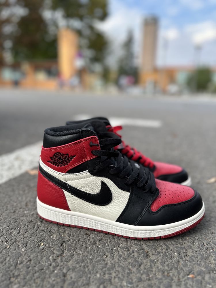 Nike Air Jordan 1 High Bred Toe