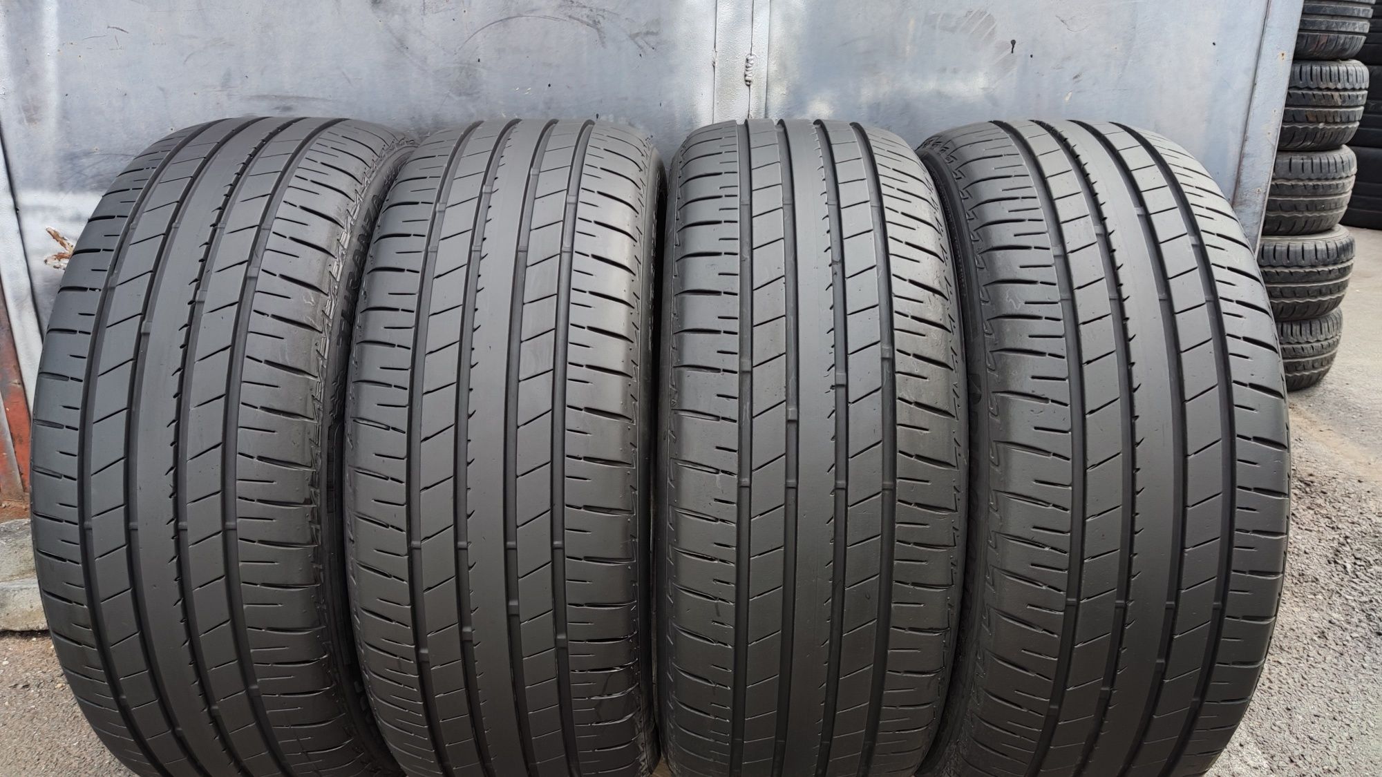 4бр. летни гуми 225/45/19 Bridgestone Turanza T005
dot22
7.4mm
Много д