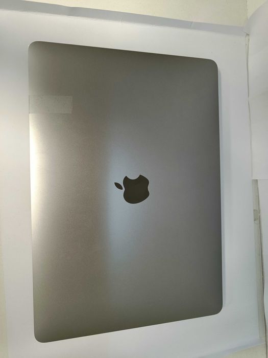 Macbook M1 Air 13 inch (Ag16 Moldova b31591) - Garantie 2 ani!