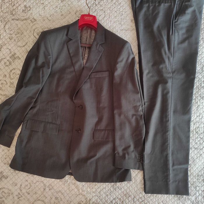 Мъжки костюм CARTEL - 52R