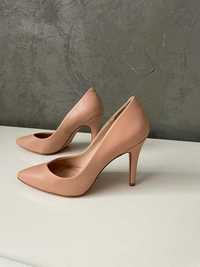 Pantofi eleganti cu toc 37 crem / bej/ nude Pull & Bear