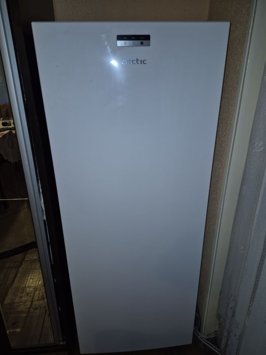 Congelator vertical Arctic
