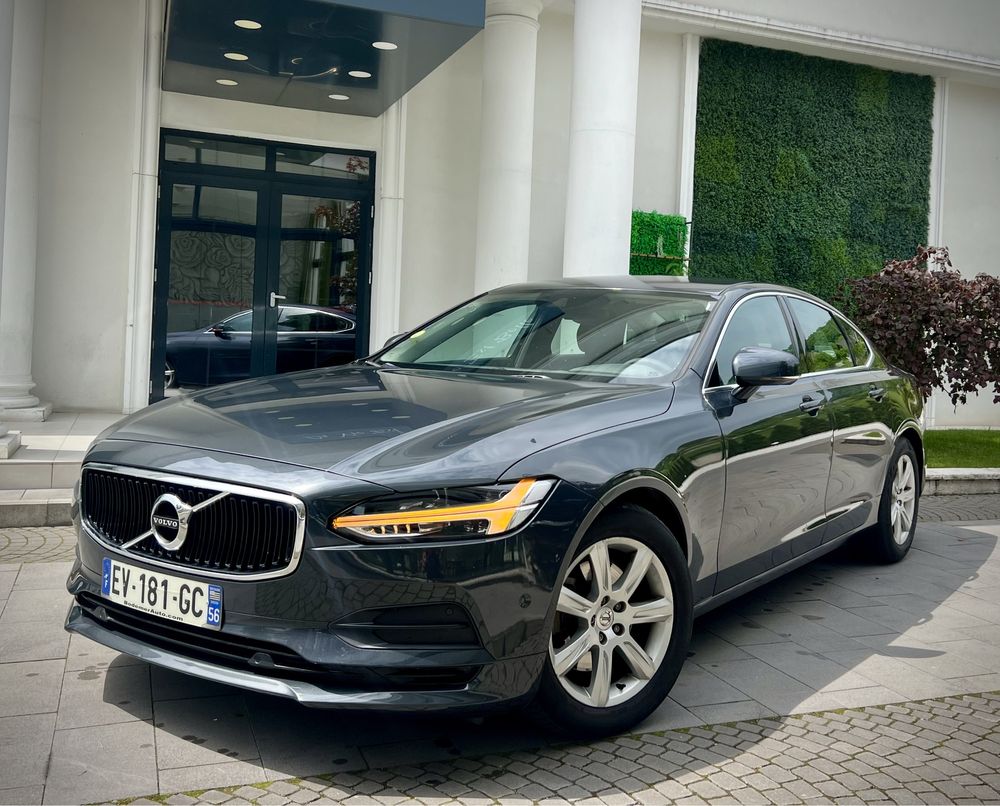 Volvo S90 D4 190 CP Mommentum Fab 2018