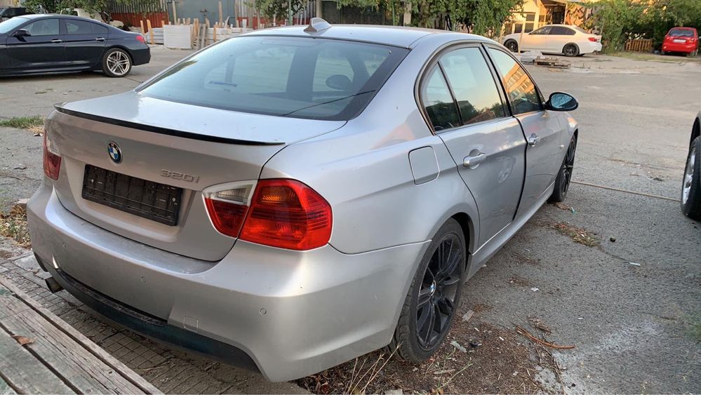 Продаваме на части бмв е90 320и 150кс. Bmw e90 320i 150hp.