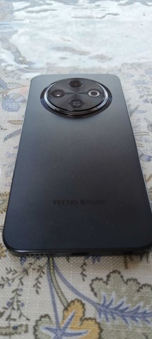 Tecno spark 30 c 4+4/128 gb sotiladi boloshi