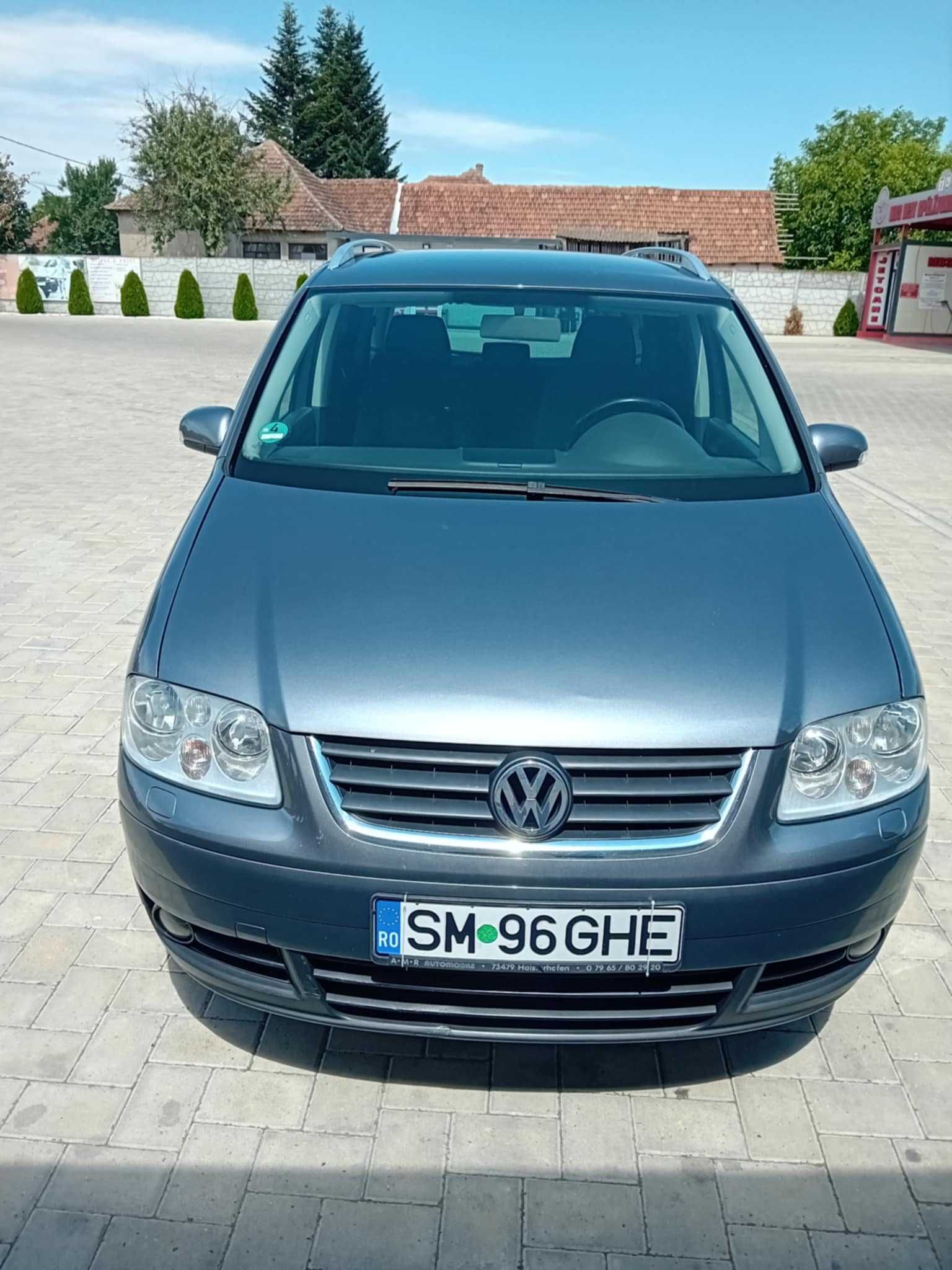 Vând Volkswagen Touran