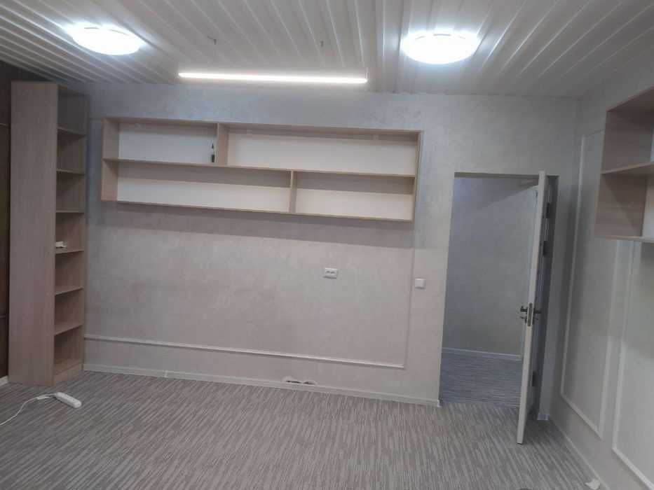 Сдам в Центре 70 м² Офис в Аренду. Нукусская. Бутик GLAMOUR. 1-Линия