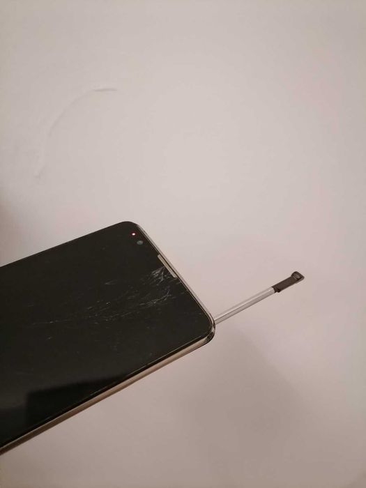 ДВА неработещи смарт телефона LG за 20лв