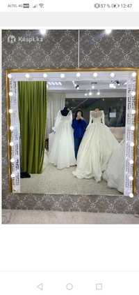 Зеркало с подсветкой 1,5*1,5 Манекены жён и муж торсы