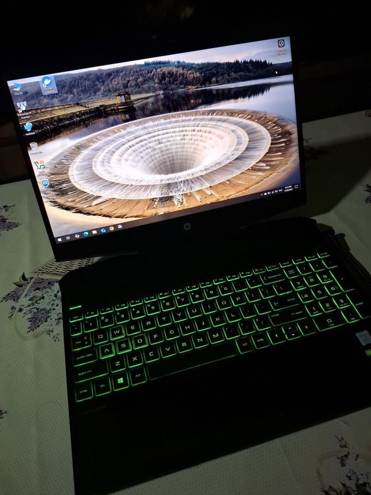 HP Pavilion Noutbuk Sotuvda