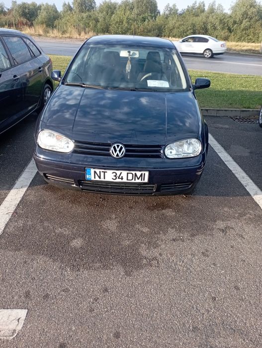 Vând golf 4 motor de 1,6 benzinar