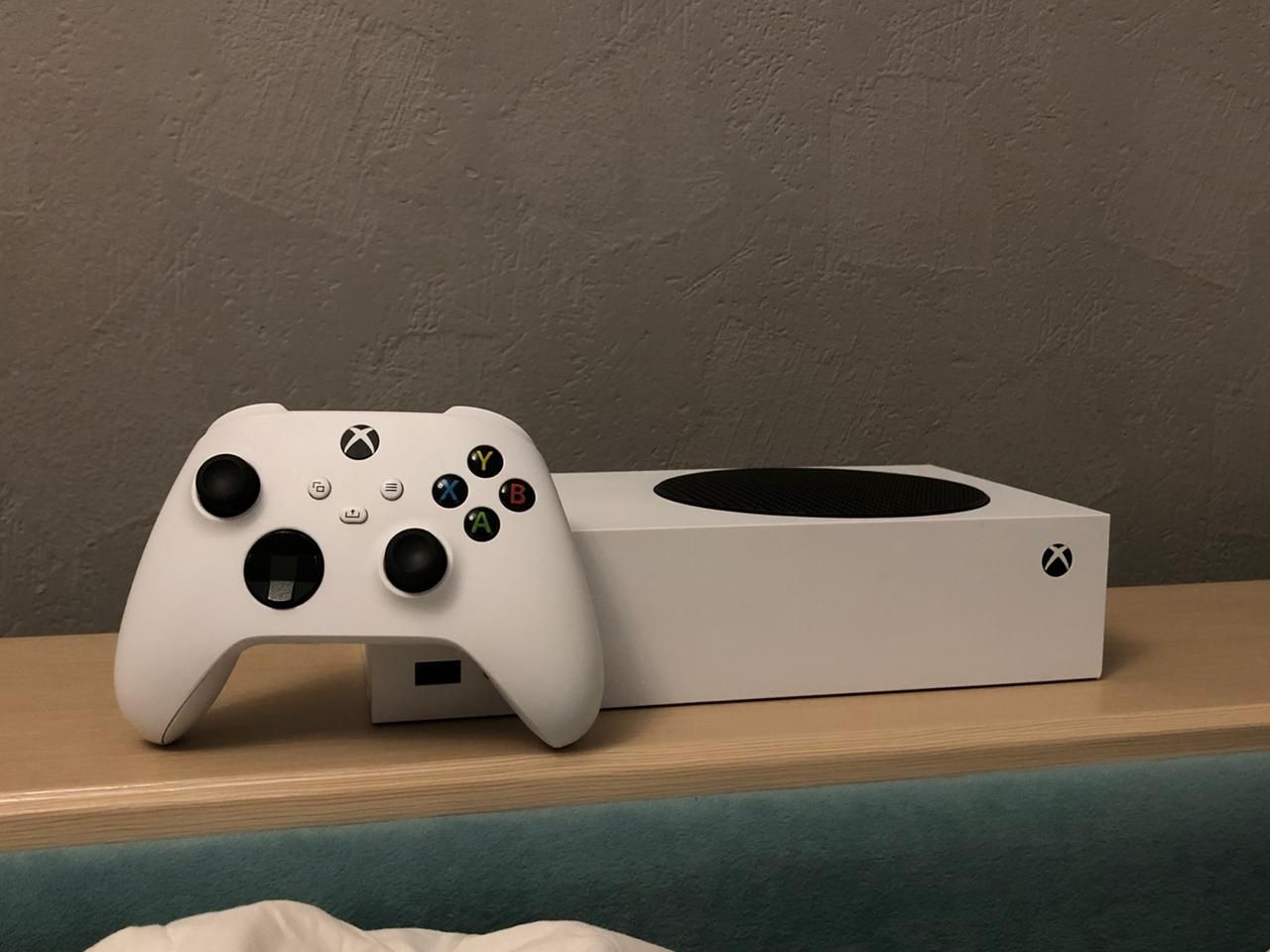 Продается Xbox series S 512 gb