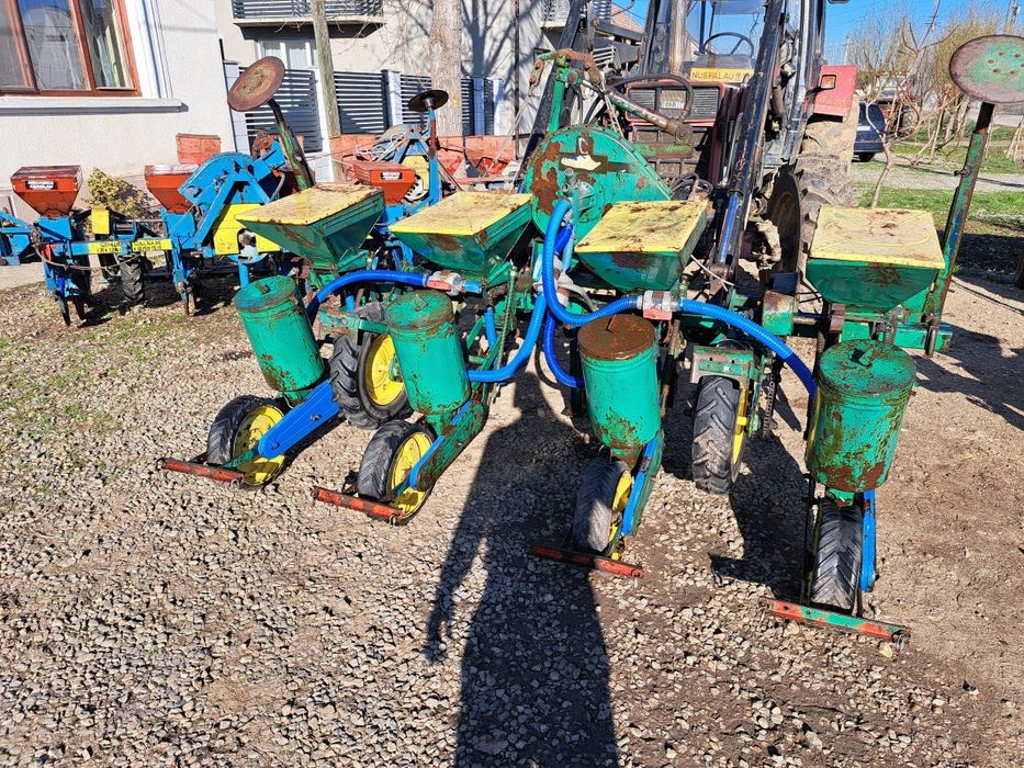 Semanatoare porumb spc 4 si 6 cu fertilizare