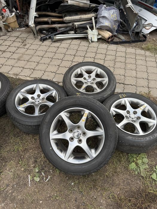 Пластиковое окно бу со стеклами сложный замок подоконик