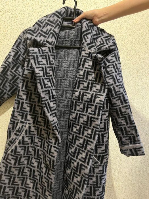 Пальто куртки ВСЕ ПО 2000 ТГ