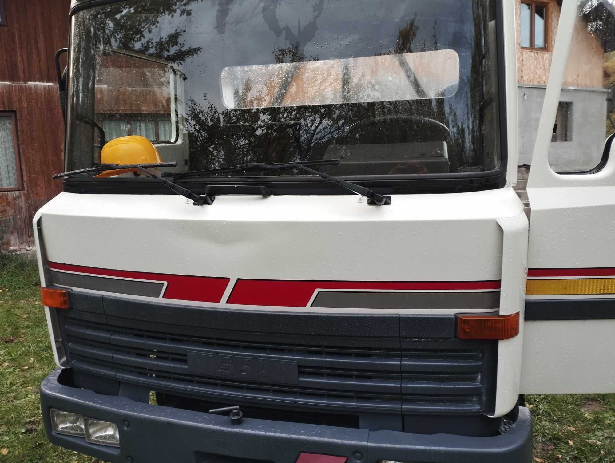 Vând basculanta  Nissan L50