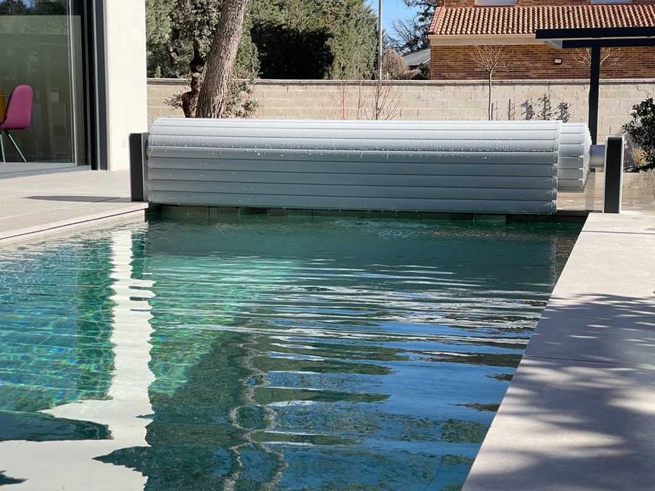 Piscine din beton torcretat cu mozaic si gresie